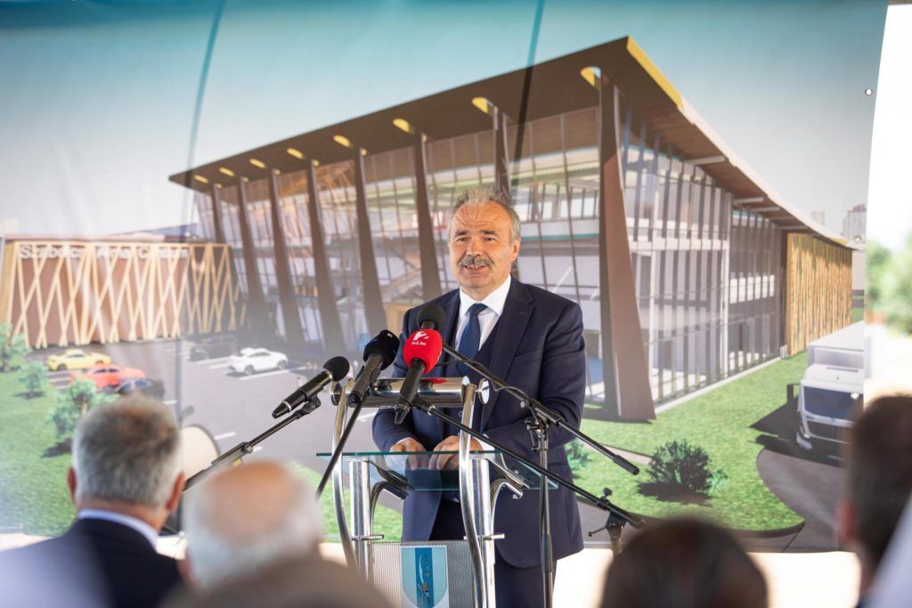 Nagy István agrárminiszter szerint lendületet kap az almatermesztés Újfehértón - Fotó: Fekete István