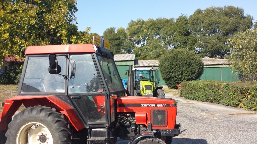 Nagyon sok gazdálkodó és traktoros örülhet annak, hogy kevesebbért lehet dízelt tankolni: csökken a gázolaj ára - Fotó: Magro.hu, CSZS, Örkény