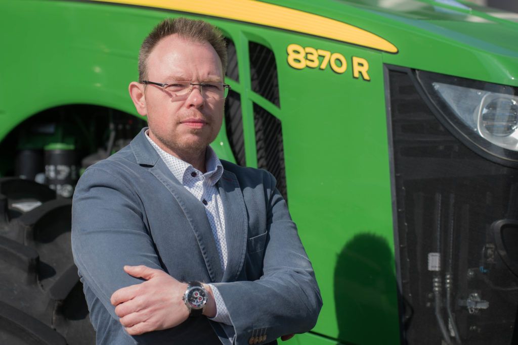 Balogh Viktor, a KITE Zrt. marketingigazgatója a Green Deal követelményeiről, a helyspecifikus gazdálkodás hatékonyságnövelő megoldásairól és a cég tudásátadásban betöltött szerepéről is beszélt - Fotó: Magro.hu, BT, Nádudvar