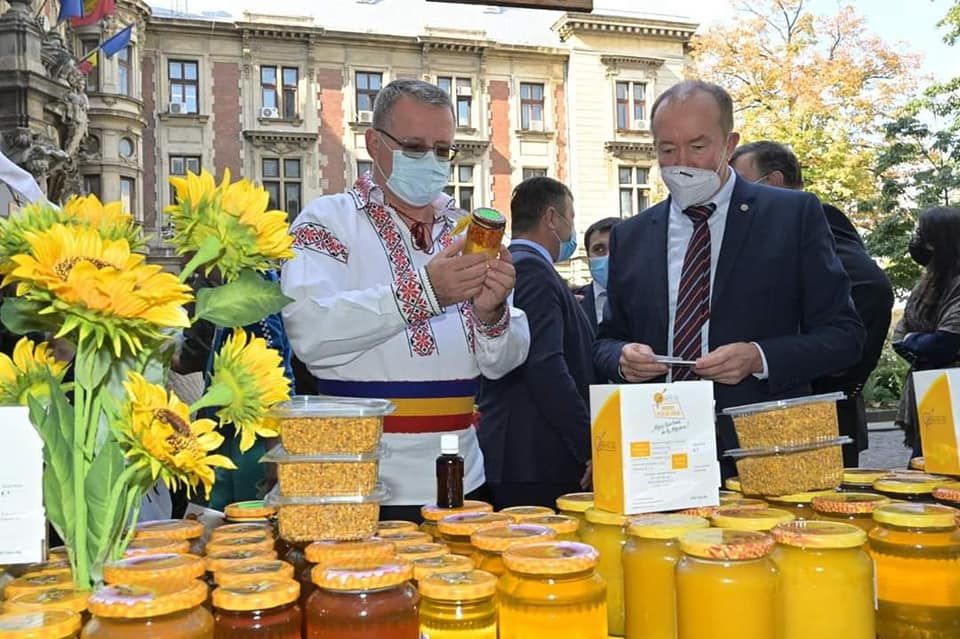 Lemondott Adrian Oros, a román agrárminiszter (a képen balra) - Fotó: Facebook