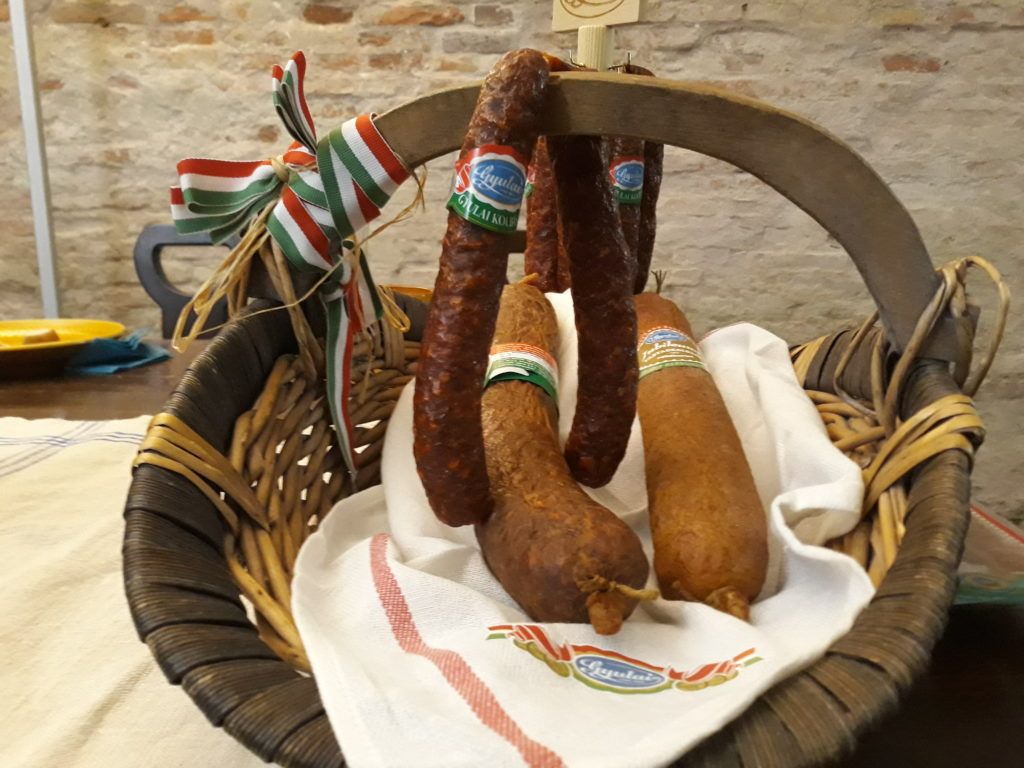A Gyulahús Kft. 49 százalékát értékesítené a tulajdonos önkormányzat - Fotó: Magro.hu, CSZS, Gyula
