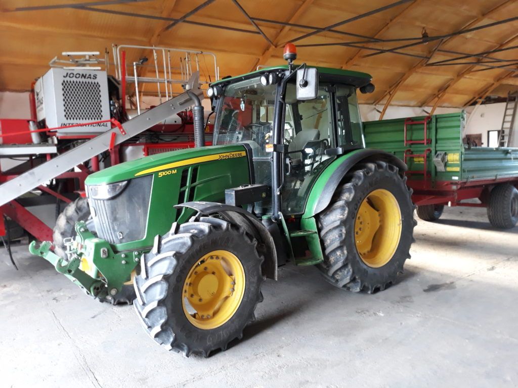 A Hello Tractor alkalmazás sokat segít az afrikai gazdák termelési hatékonyságának javításában - Fotó: Magro.hu, CSZS, Olaszliszka, illusztráció