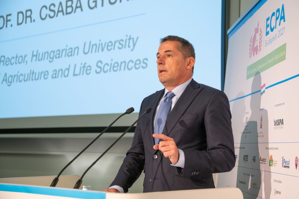 A Magyar Agrár- és Élettudományi Egyetem rektora, Prof. Dr. Gyuricza Csaba
