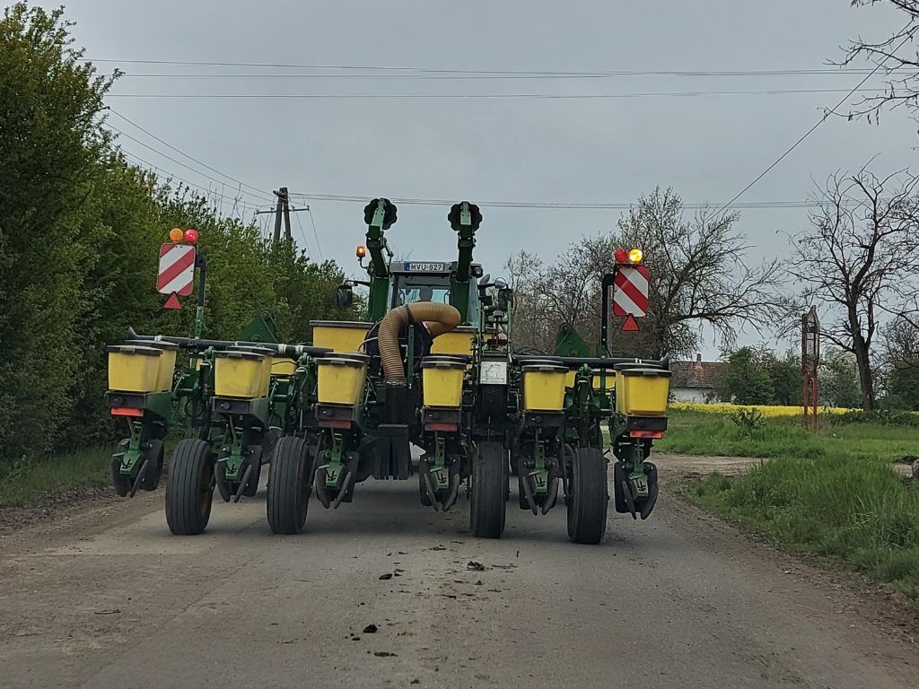 A módosítás eredményeképpen az őstermelők és a mezőgazdasági tevékenységet végző egyéni vállalkozók adózási szempontból azonos elbírálás alá kerülhetnek - Fotó: Magro.hu, CSZS, Szarvas