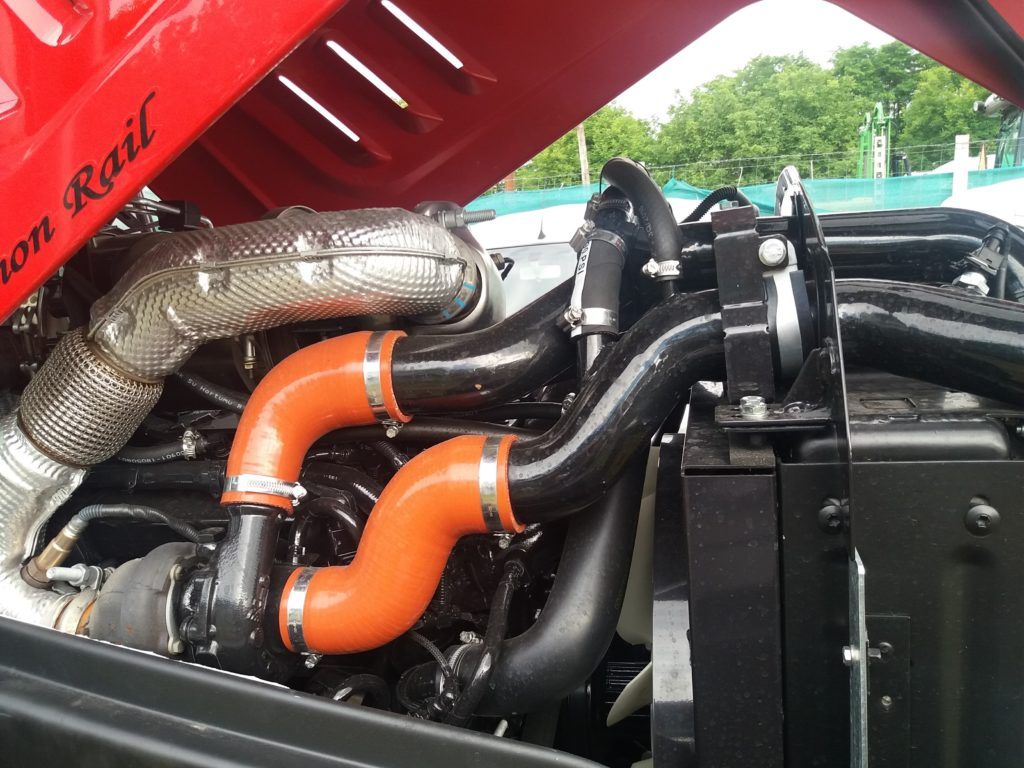 A mezőgazdasági gépek belülről is szépek: így mutat a Hattat T4110 Turbo és intercooler