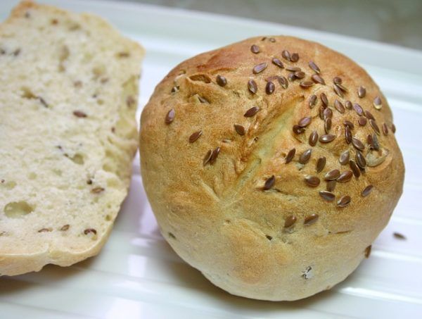 A lenolajat elsősorban őrleményként és teljes magértékben használja a pékipar, lisztkeverékekben, illetve péksütemények felületén, pirítva