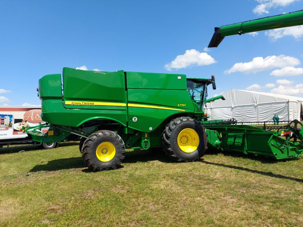 S 770i arató/cséplőgép - Fotó: Magro.hu, CSZS, Nádudvar