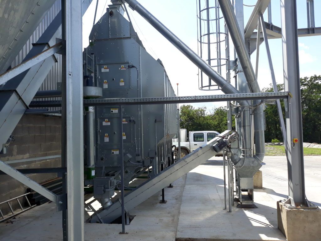 Összesen 50 milliárd forintos keretösszeggel pályázatot hirdet terménytárolók, szárítók és tisztítók támogatására az Agrárminisztérium - Fotó: Magro.hu, CSZS, Újpetre