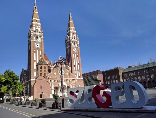 Új precíziós kertészeti szakmérnök képzés indul Szegeden - képünk illusztráció, a városi Fogadalmi templom