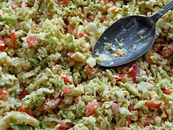 Sok gyártó karantén alá helyezi vagy 30-60 napig tartja vitamin-előkeverékét