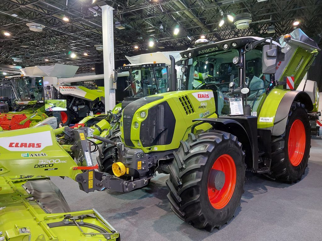 CLAAS ARION erőgép az AXIÁL Kft. kiállítóterületén az AgrárgépShow kiállításon - Fotó: Magro.hu, CSZS, Budapest