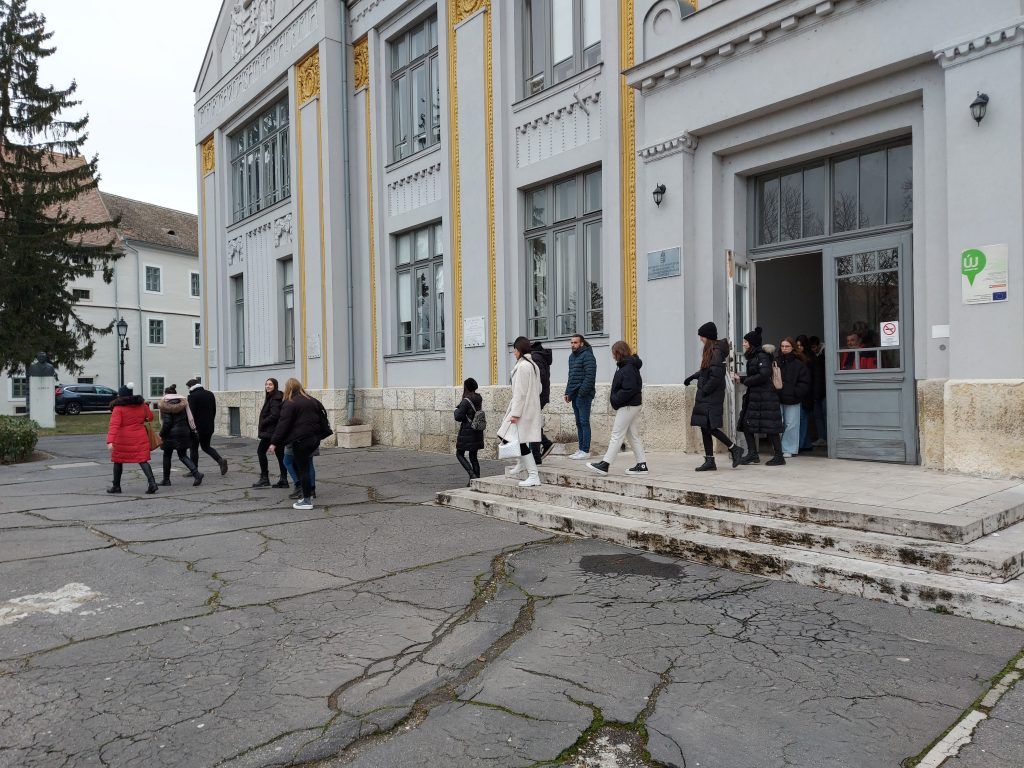 Tavaly decembertől 15 százalékkal nőtt a minimálbér és 10 százalékkal a garantált bérminimum összege, a kérdés, hogy hat ez a változás a mezőgazdaságban dolgozók béreire - Fotó: Magro.hu, CSZS, Mosonmagyaróvár