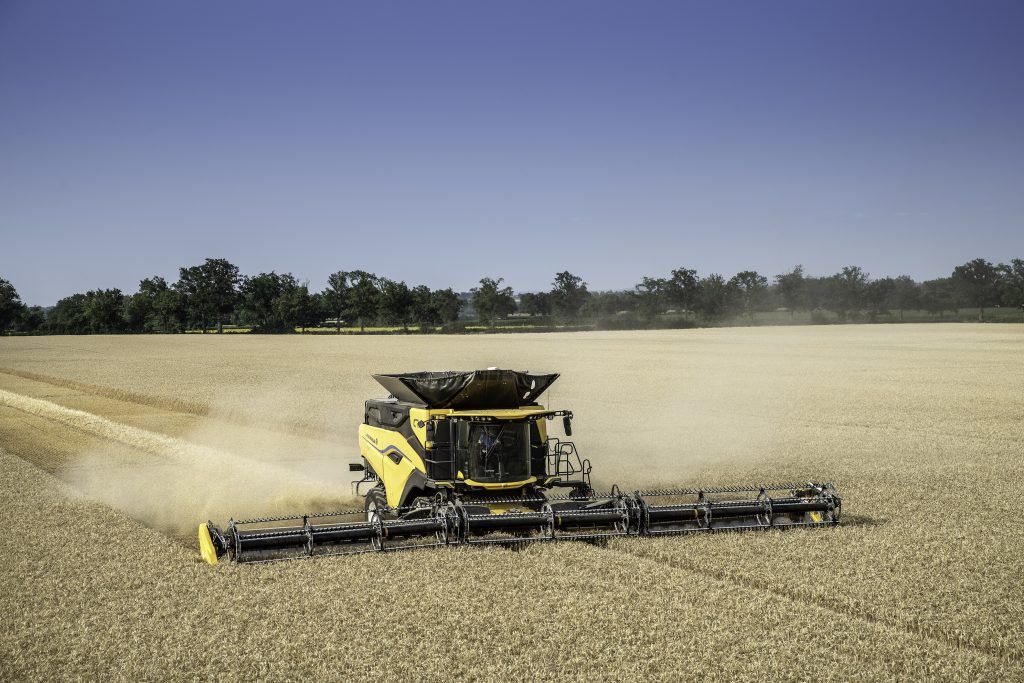 Aratásban a DLG 2023-as aranyérmét elnyerő New Holland kombájn