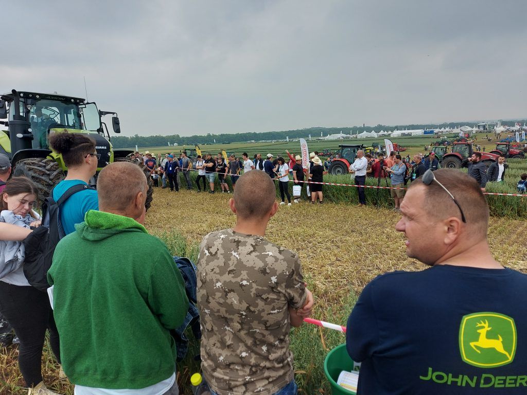 A mezőgazdasági munka hatékony végzéséhez elengedhetetlenek a jó minőségű traktorok, hiszen ez az egyik legfontosabb eszközök a gazdálkodásban - Fotó: Magro.hu, CSZS, Mezőfalva
