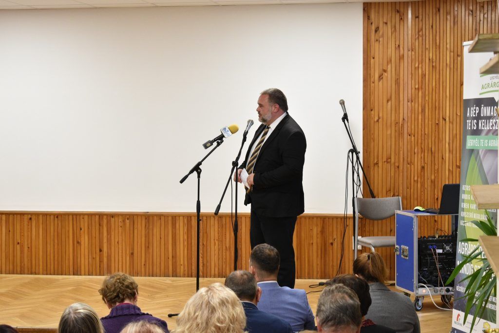 Horváth József, az Alföldi Agrárszakképzési Centrum főigazgatója elmondta, hogy büszke a makói intézményre, hiszen a Galamb a tudásteremtésben is aktívan részt vesz