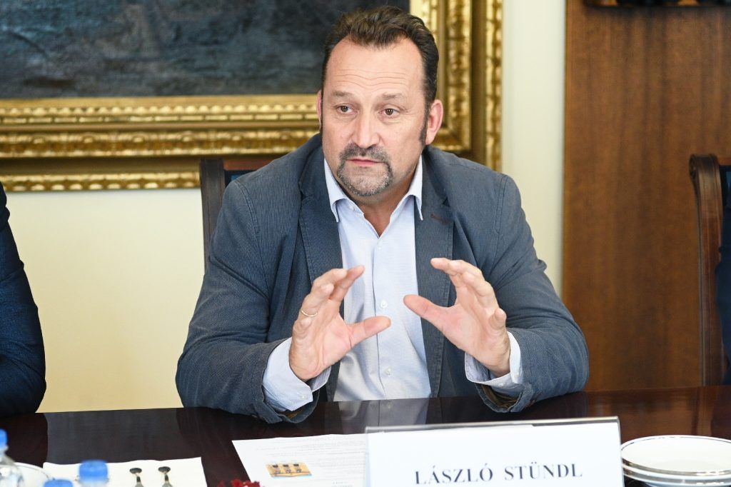 Stündl László dékán bemutatta a MÉK teljes képzési rendszerét, nemzetközi kapcsolati hálóját és a fő kutatási területeket - Fotó: Unideb.hu