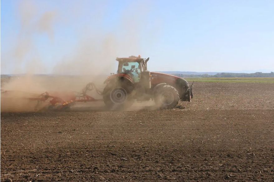 Amint az európai szabályok és követelmények tisztázódnak, az autonóm Case IH Magnum a Raven átalakító készlettel forgalomba kerül.