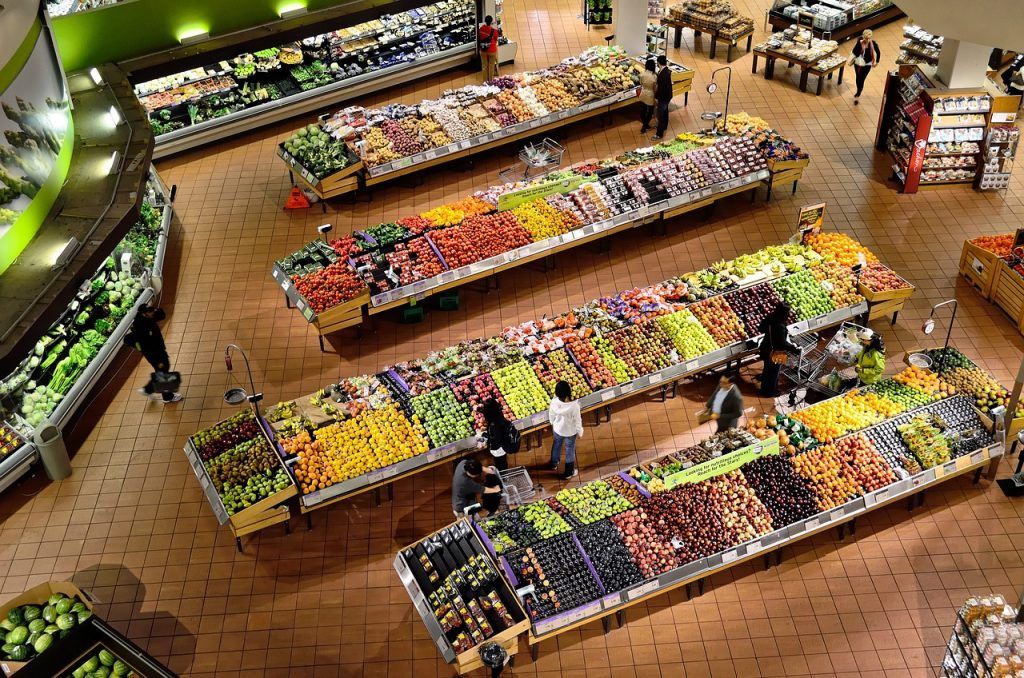 Németországban a nagy négyes – az Edeka, a Rewe, az Aldi és a Schwarz-csoport a Lidl-lel és a Kauflanddal – a német élelmiszer-kiskereskedelem több mint 85%-át megosztja egymás között.