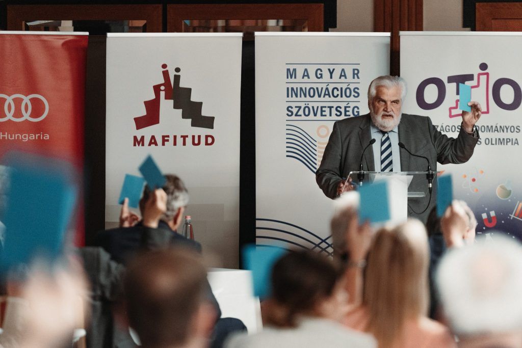 Dr. Szabó Gábor, a Szegedi Tudományegyetemért Alapítvány kuratóriumának elnöke a Magyar Innovációs Szövetség az új időszakban is