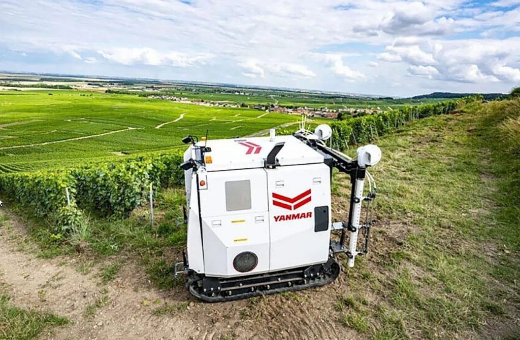 Az YV01-et kifejezetten a keskeny utakkal és kisebb tőkékkel rendelkező szőlőültetvényeken való használatra is tervezték.