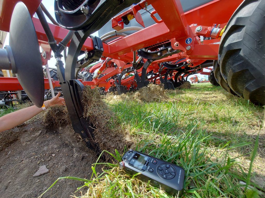 A talajban történő változásokat és hatásokat is nagyon közelről lehetett megnézni a Hód-Mezőgazda Tanösvény állomásain - Fotó: Magro.hu, CSZS, Hódmezővásárhely