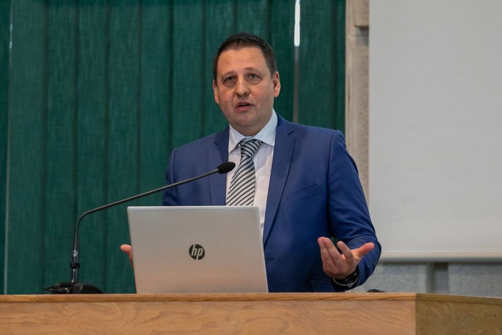 Prof. Dr. Harsányi Endre, a Debreceni Egyetem agrár- és élelmiszertudomány fejlesztéséért felelős ágazatfejlesztési rektorhelyettese elmondta, hogy a cél a hatékonyság növelése, amely többek között a precíziós mezőgazdasággal érhető el - Fotó: Czinege Melinda, Haon