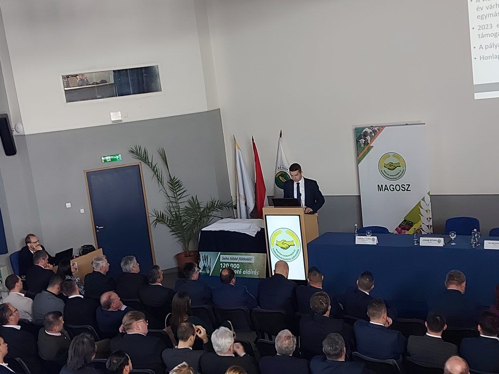 Dr. Feldman Zsolt, az Agrárminisztérium mezőgazdaságért és vidékfejlesztésért felelős államtitkára A “Fiatal gazda támogatások a Közös Agrárpolitika új időszakában” címmel tartotta az első bemutatót - Fotó: Magro.hu, CSZS, Gödöllő