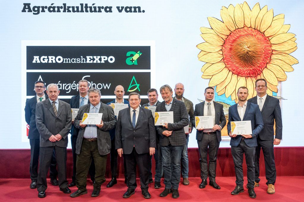 A Gabonatermesztők Országos Szövetsége (GOSZ), a Nemzeti Agrárgazdasági Kamara, illetve a Vetőmag Szövetség Szakmaközi Szervezet és Terméktanács (VSZT) együttműködésével 2022-ben is megvalósultak az őszi búza, kukorica és repce posztregisztrációs fajtakísérletek