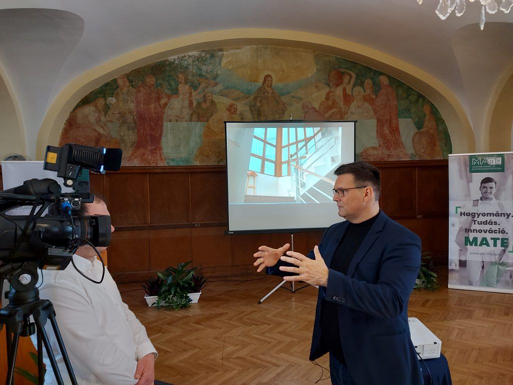 Dr. Birkner Zoltán, a Nemzeti Kutatási, Fejlesztési és Innovációs Hivatal elnöke beszélt a gödöllői rendezvényen az épületek felújításának fontosságáról - Fotó: Magro.hu, CSZS, Gödöllő