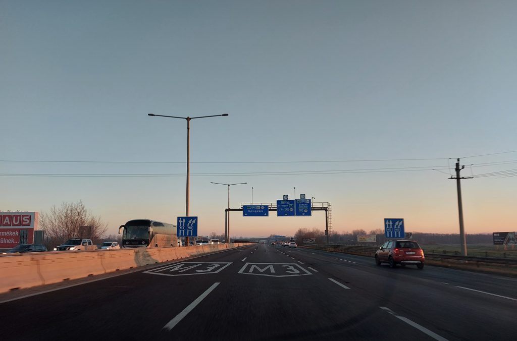 Itt az ideje a a gépjárműadó-értesítések és határozatok küldésének, érdemes figyelni a Nemzeti Adó- és Vámhivatal (NAV) értesítéseit - Fotó: Magro.hu, CSZS, Budapest