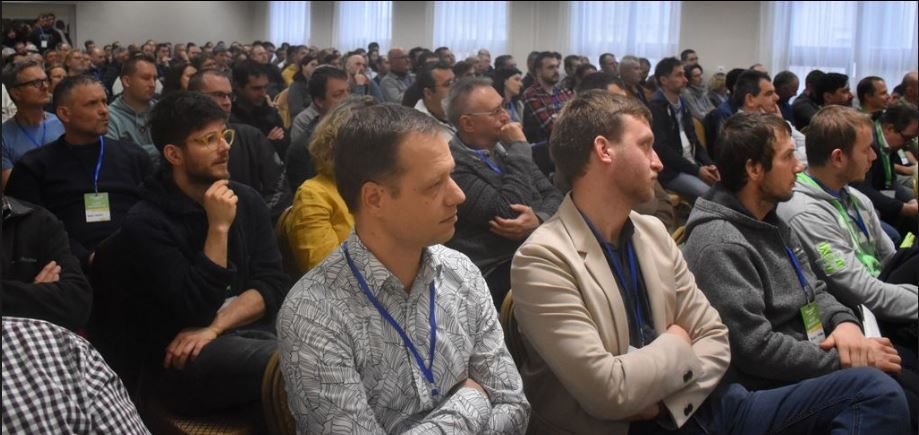 Sokan vettek részt a Talajmegújító Gazdák Egyesülete által rendezett Talajélet konferencián - Fotó: Baon.hu