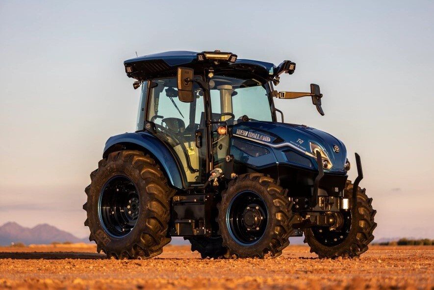 A Nem Holland T4 elektromos hajtású traktor teljes nagyságában