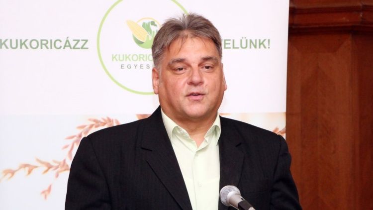 Dr. Zsembeli József, a MATE Karcagi Kutatóintézetének tudományos tanácsadója, intézetigazgató a talajjavításról is beszélt a programon