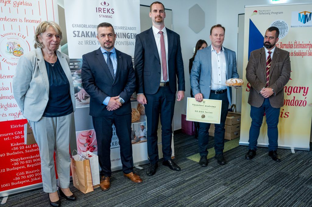 A győztes kenyér a cirok cipó lett - Fotó: Lévai Zsolt/NAK