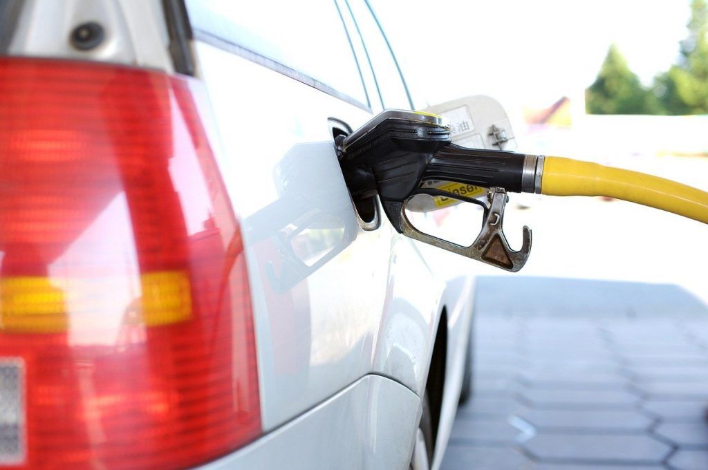 Közel 7 ezer liter gázolajjal feketéző benzinkutast kaptak el egy rajtaütés során a Nemzeti Adó- és Vámhivatal munkatársai - képünk illusztráció