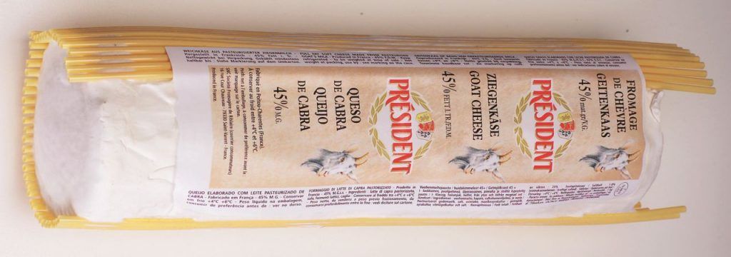Az érintett termékek esetében a Nébih lépése a forgalmazók bejelentésére történt.
A három francia sajt közül Magyarországon kettőt a Lactalis Hungária Kft. forgalmaz, egyet pedig az ALDI Magyarország Bt.