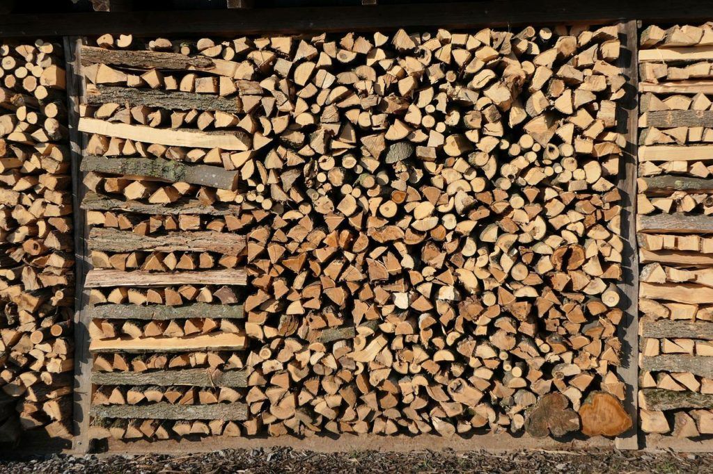 A hatósági ellenőrzések és megelőző intézkedések mellett fontos, hogy maguk a vásárlók is megfelelően felkészültek legyenek a tűzifa rendelése előtt