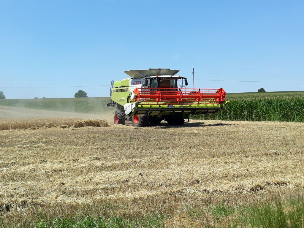 Agrártámogatások: együttműködésért kínál 50 és 100 millió forint közötti támogatást az Európai Innovációs Partnerség. A részt vevő gazdálkodók saját technológiai előrelépésük és a költséghatékonyságuk növelésén túl a magyar mezőgazdaság fejlődését is segítik. Fotó: Magro.hu, CSZS, Tápióbicske