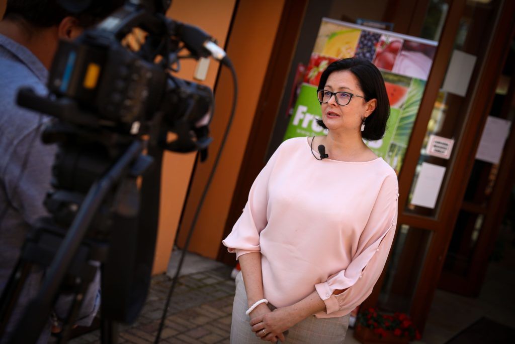 Jelentős fejlődési lehetőség előtt áll a kertészeti hajtató ágazat, azon belül hazai paradicsomhajtatás - mondta Juhász Anikó, az Agrárminisztérium helyettes államtitkára az első alkalommal megrendezett “Magyar paradicsom napja” nevű szakmai találkozón a Csongrád-Csanád megyei Mórahalmon - Fotó: AM