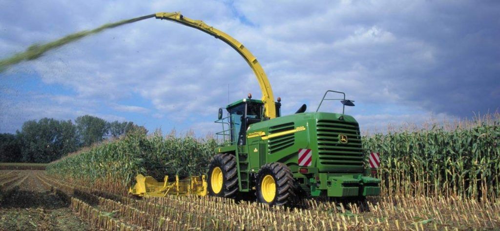 Kevesebb kockázat és több lehetőség az európai cirokban az ukrajnai háború idején a kukoricához képest - Fotó: FB, John Deere silózó