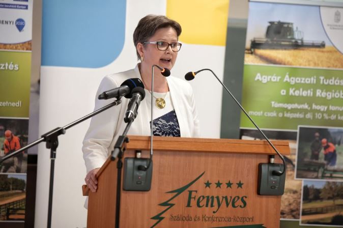 Ferdinánd Ágnes, az Északi Agrárszakképzési Centrum főigazgató-helyettese szerint különösen nagy jelentősége van a most zárult projektnek, ami képzésekkel és tréningekkel segítette az őstermelőket, a családi gazdaságokban dolgozókat - Fotó: Dodó Ferenc, Szon.hu