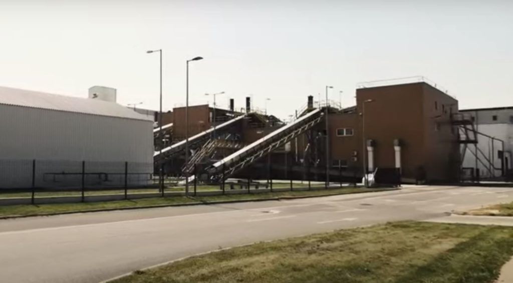 Az elszálló mezőgazdasági árak segítették a Bayer gazdasági szereplését, meglepően jó eredményeket hozott az óriáscég - a képen a Dekalb vetőmagüzem a Komárom-Esztergom megyei Nagyigmándon