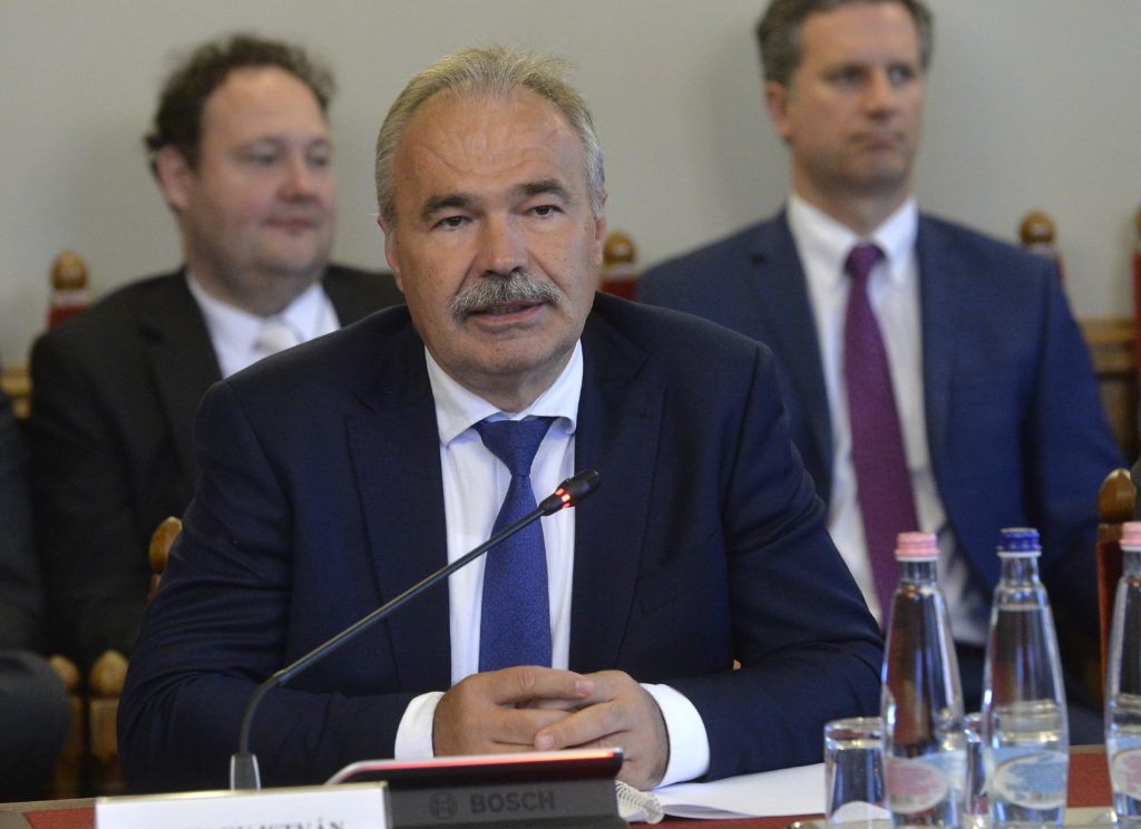 Nagy István agrárminiszter meghallgatása az Országgyűlés fenntartható fejlődés bizottságának ülésén az Országházban 2022. május 18-án. MTI/Soós Lajos