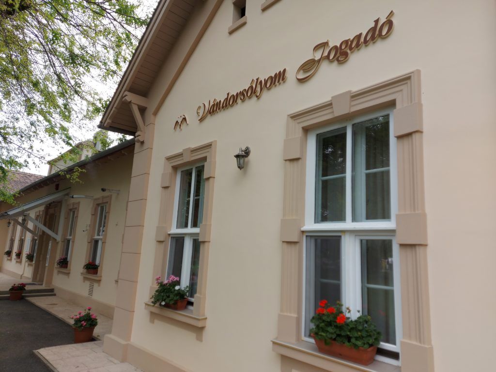 A Vándorsólyom fogadó - Fotó: Magro.hu, CSZS
